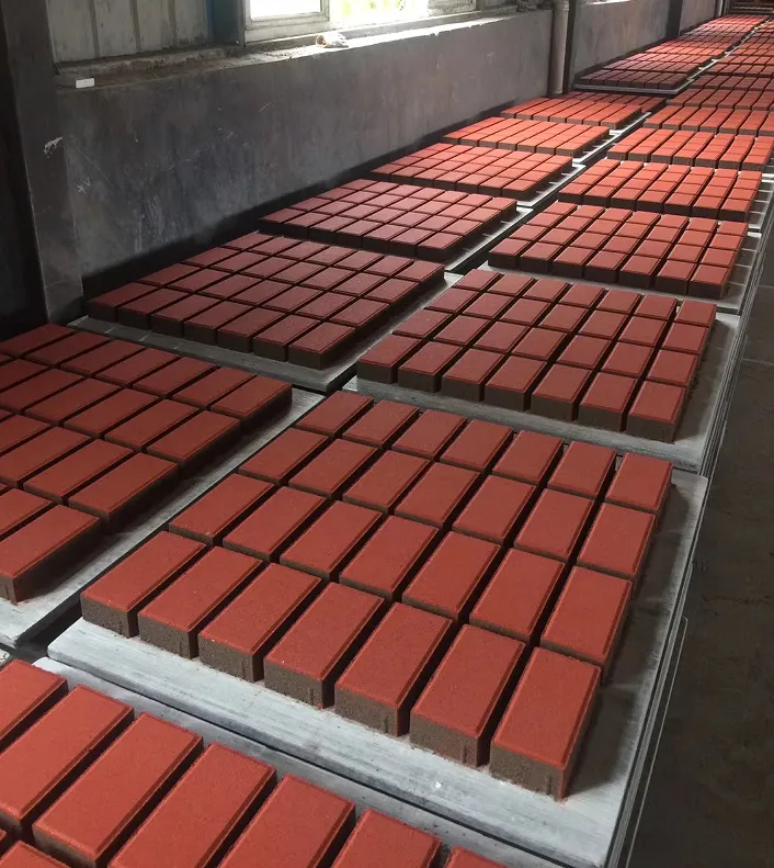 Moulage de blocs de ciment : 5 paramètres critiques qui déterminent la résistance des blocs et la finition de surface
