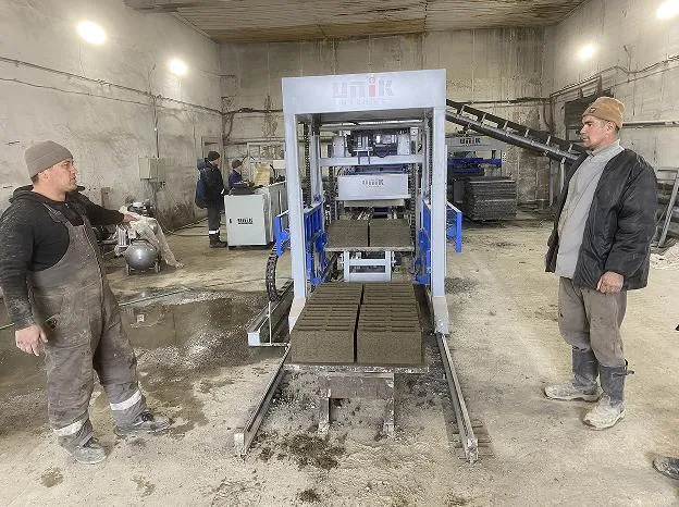 Pourquoi la technologie de servovibration est-elle essentielle à la fabrication de blocs de béton ?