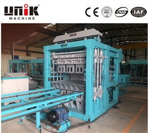 Machine de fabrication de blocs de briques