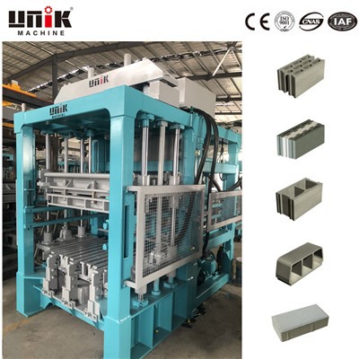 Machine de fabrication de blocs creux
