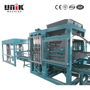 Machine de fabrication de blocs de béton hydraulique