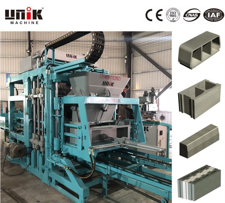 Machine pour fabriquer des blocs de ciment