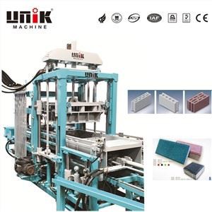 Machine de fabrication de blocs simples
